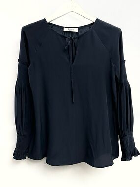 Sea NY  100%Silk Navy top